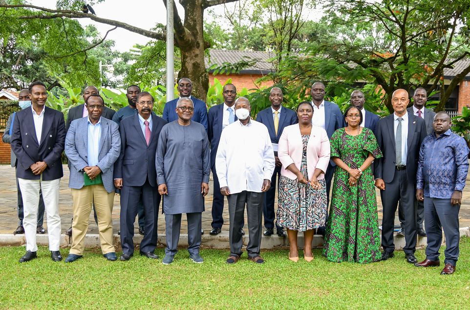 Museveni Meets Aliko Dangote in Kampala Over Proposed East African Regional Oil Refinery